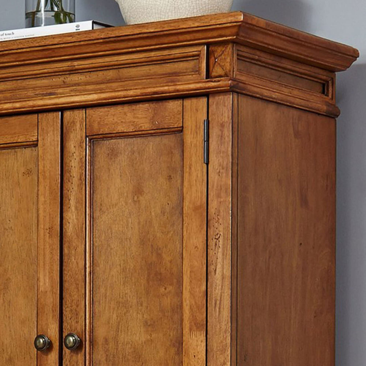 Distressed Oak Pantry H533