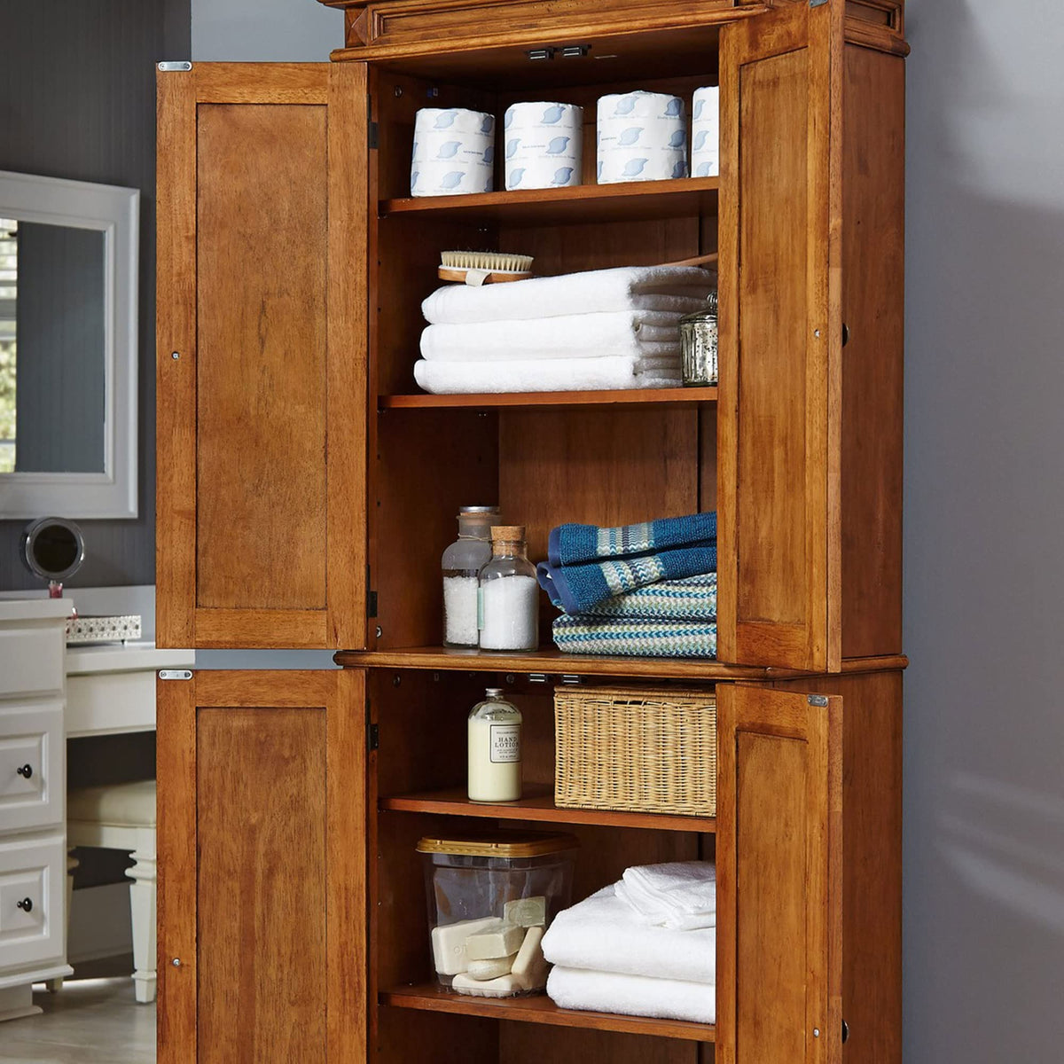 Distressed Oak Pantry H533